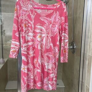 Lilly Pulitzer dress size medium.